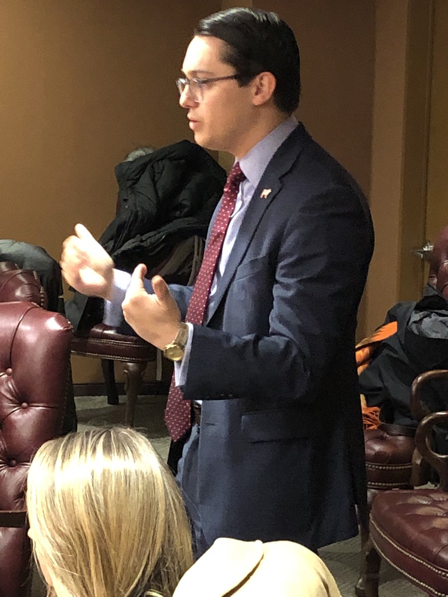 EdmondBonjour's tweet photo. Tanner Beymer of NCBA telling OALP about price discovery, negotiated trade, market transparency, cattle contract library, and processing capacity. https://t.co/5qOEkFXfko