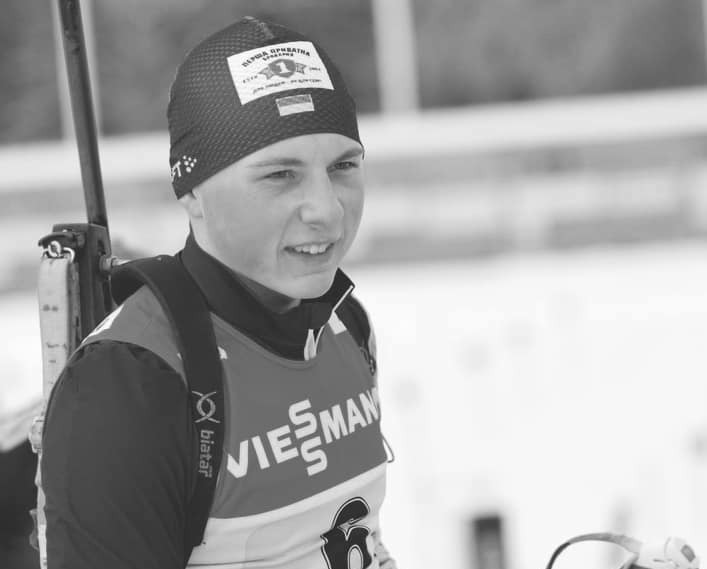 MykolaXV's tweet photo. Il allait fêter ses 20 ans le 10 mars. Yevhen Malyshev, ancien membre de l’équipe de biathlon d’Ukraine junior est mort. Une vie, un visage de l'Ukraine que la Russie a privé d'avenir. L'histoire rendra justice. 🇺🇦 #UkraineRussiaWar #Poutine #Ukraine https://t.co/VPeDmOoYqJ