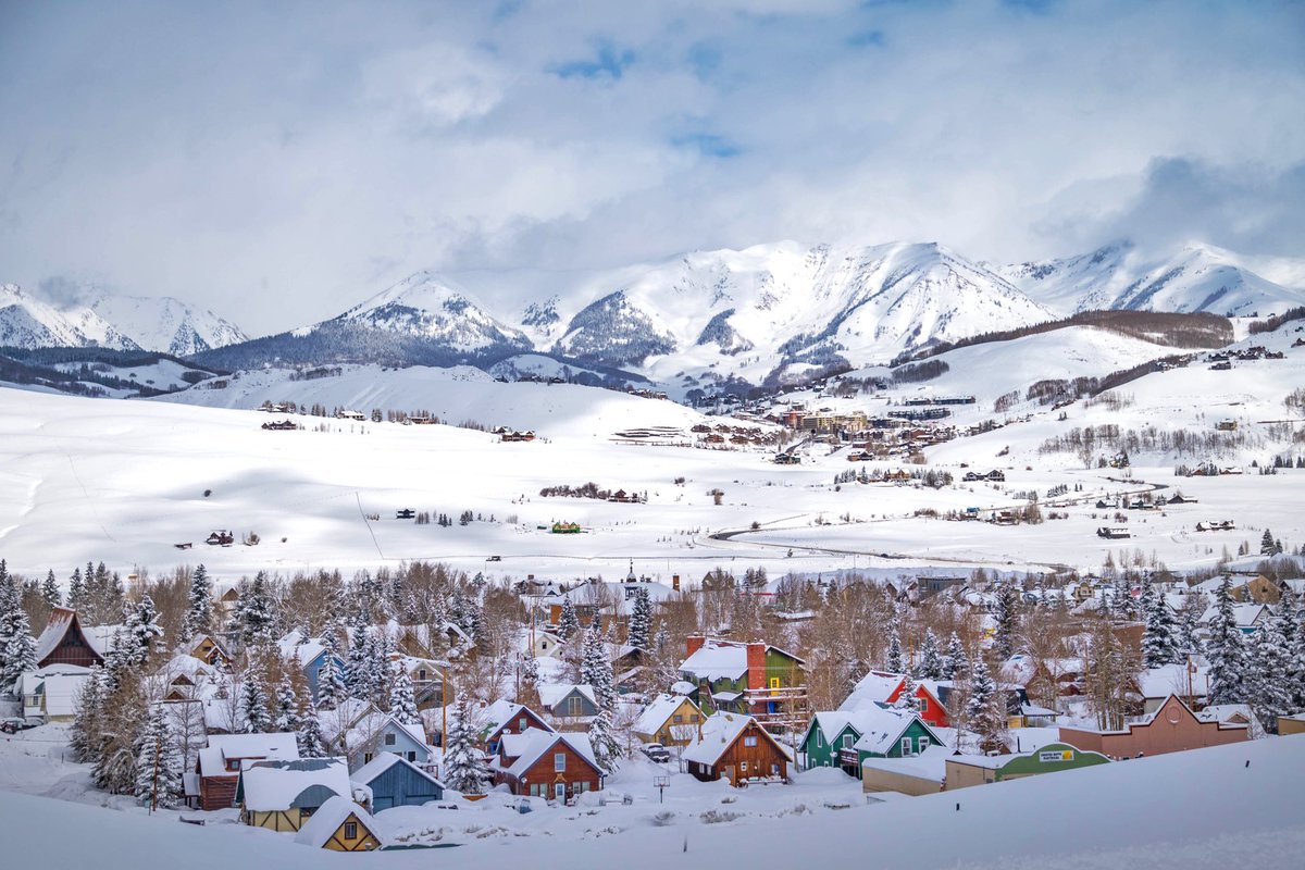So much life in this little snow globe town!
⛄️♥️❄️

#visitgcb #crestedbutte #coloradomountaintown #snowglobelife