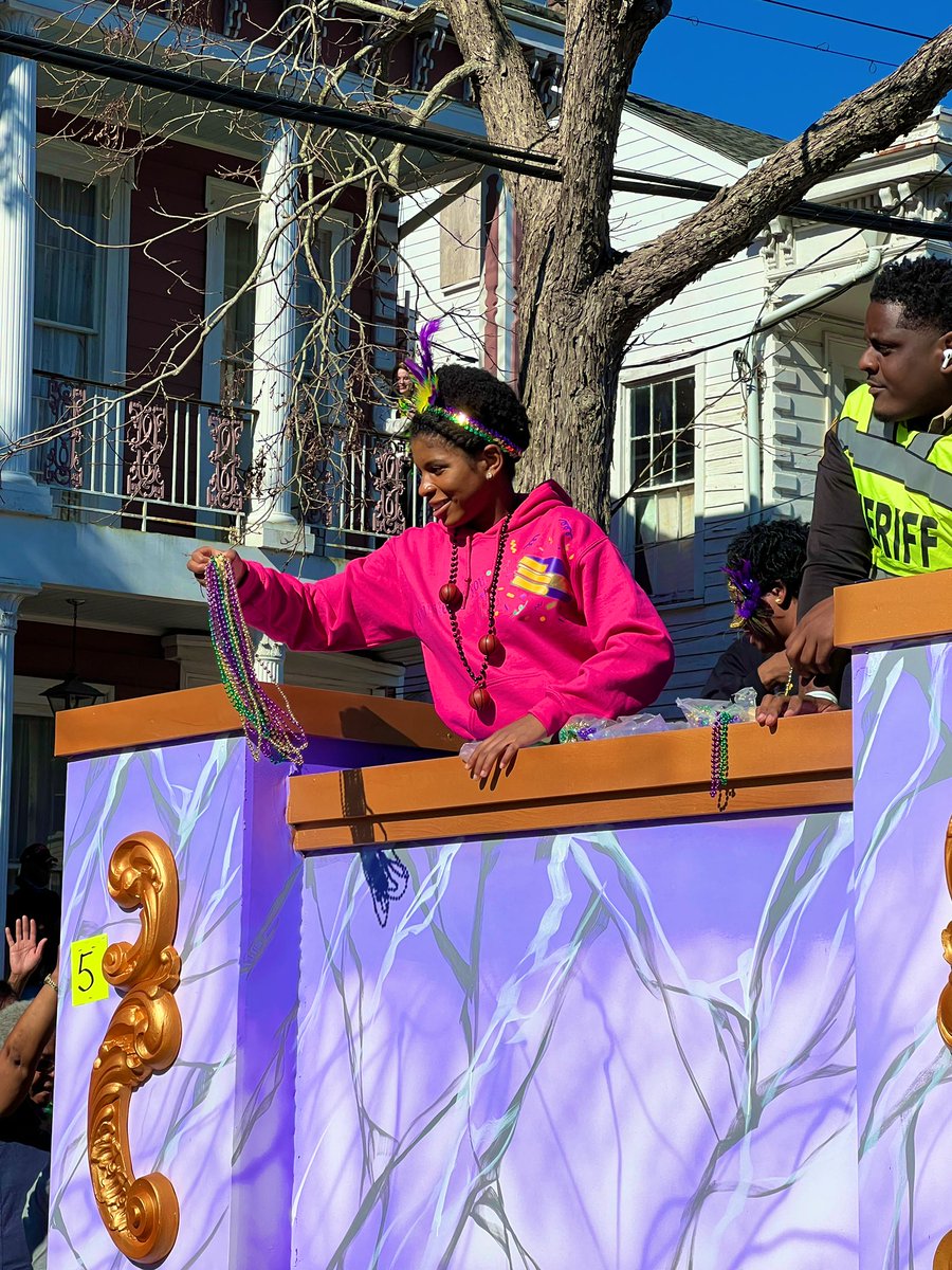 bjoynerWAPT's tweet photo. Zalia Avant-garde, the first African-American to win the Scripps National Spelling Bee at the Zulu Parade on Mardi Gras. https://t.co/uV8J5ALesf