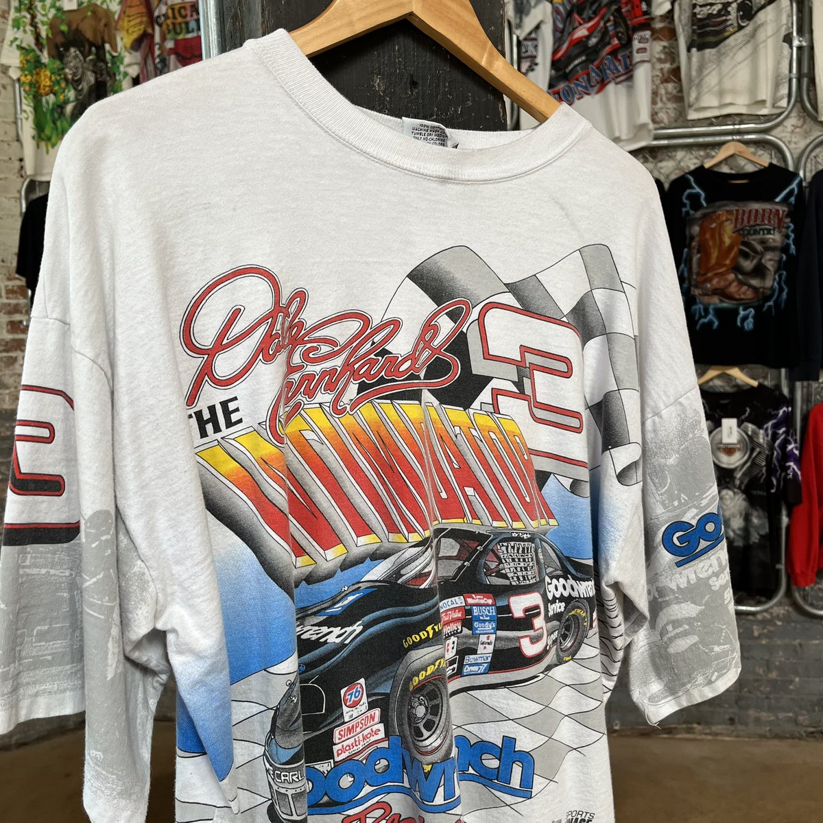 JUMPSHOTCLASSIC's tweet photo. ITS A BEAUTIFUL DAY TO COME SHOP AT JUMPSHOT ! https://t.co/PD92SxXaZY