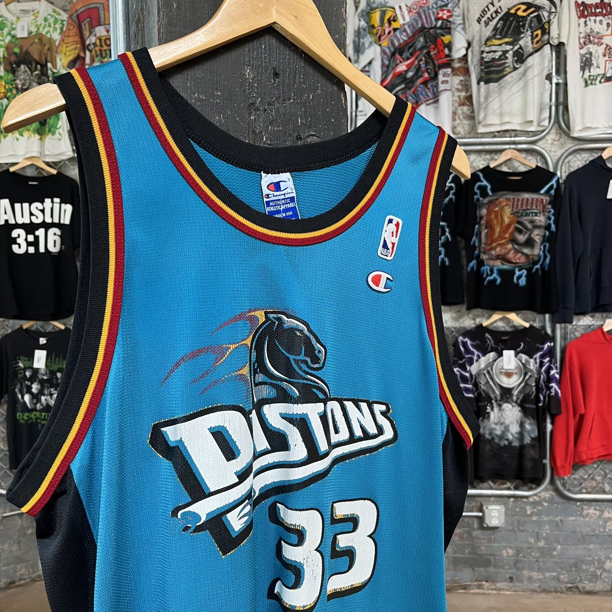 JUMPSHOTCLASSIC's tweet photo. ITS A BEAUTIFUL DAY TO COME SHOP AT JUMPSHOT ! https://t.co/PD92SxXaZY