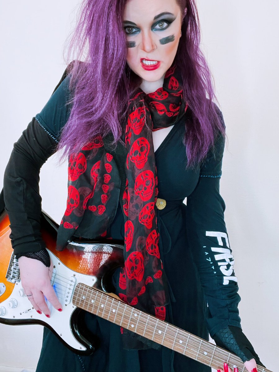 ailsarocks's tweet photo. Custom couture @RoosterTeeth dress made by my ridiculously talented designer pal @highland_fairy.
Made in the Highlands of Scotland using 100% upcycled RoosterTeeth shirts. ๐ธ
#roosterteeth #rtootd #roosterteethootd #rtcommunity #rtisfashionable #highlandfairy #upcycledfashion https://t.co/9sQpa9TVgW