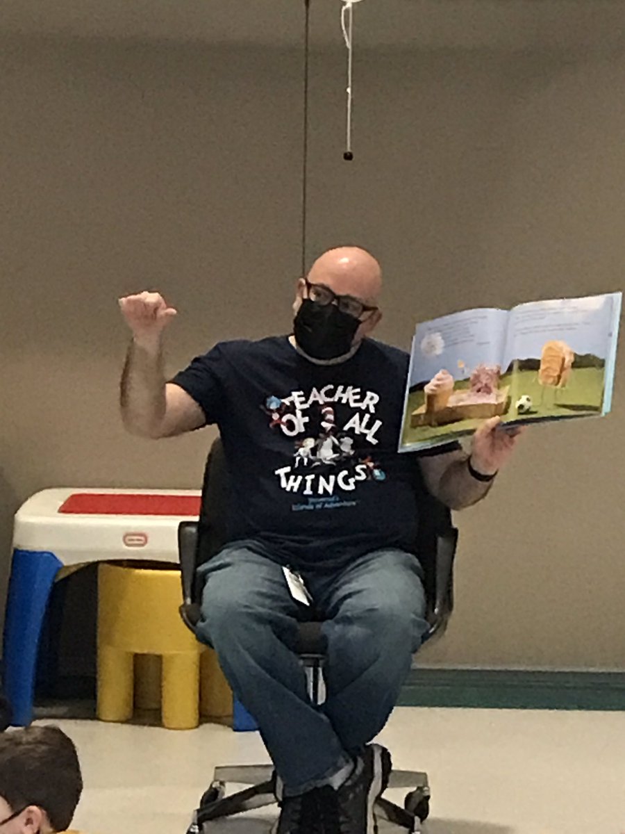 JJCS_TShaw's tweet photo. Thank you for coming to read today, Mr. Dickstein! We’ll remember to be respectful & never give up! #alwaysateacher #onceacolt @FT_Schools @JJCsupervisor @JJCMissComforte @MsScarnati #RAA https://t.co/Kw1b1iD7jQ