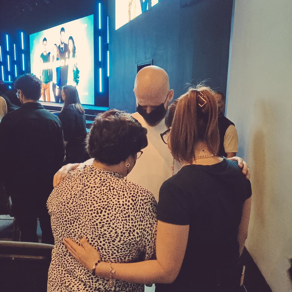 ibrenolmos's tweet photo. Blessed 🌟 
Un domingo lleno de esperanza, nuevo conocimiento y grandes enseñanzas. Gracias Ps. @andresspyker por recibirnos, fue un gusto conocerlo. 🙌 https://t.co/W2lgsdnNlX