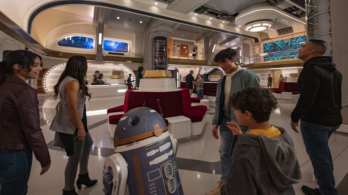 DisneyParks's tweet photo. Today marks the official launch of Star Wars: Galactic Starcruiser! 💫 Take a photo tour through the Halcyon starcruiser as it delivers a first-of-its-kind immersive experience: https://t.co/2zGXCFNVRU https://t.co/HPNgVQaCef