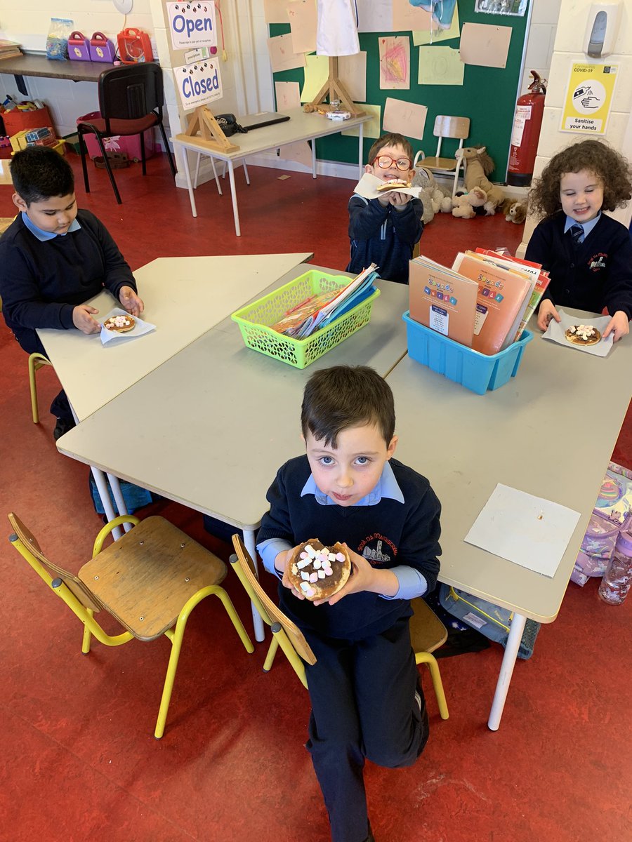 BrowneQuin's tweet photo. Happy Pancake Tuesday from Junior Infants!  @ns_quin https://t.co/zP6KQIS1qQ