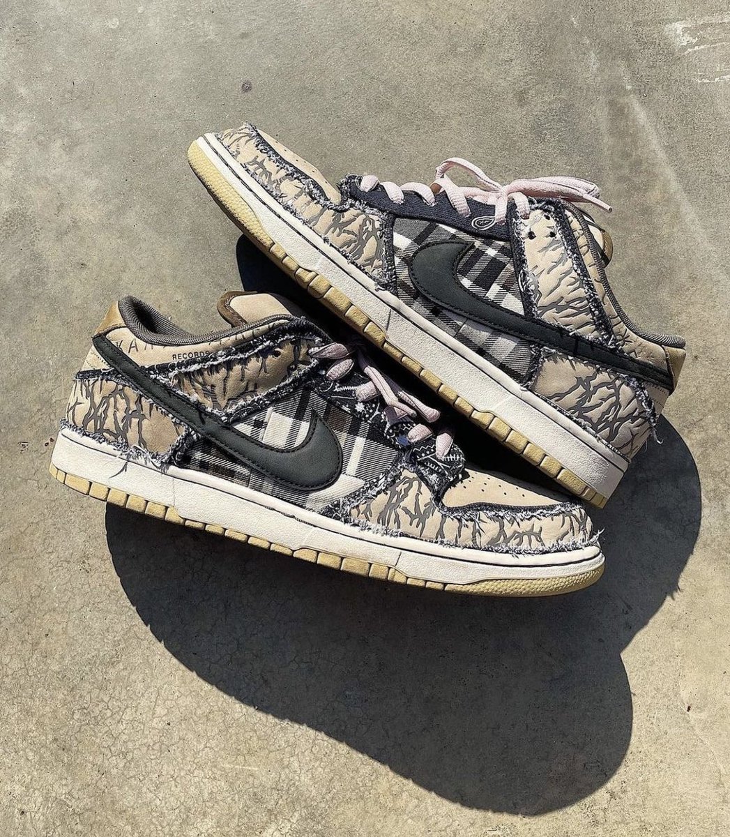 travis scott dunk tear away