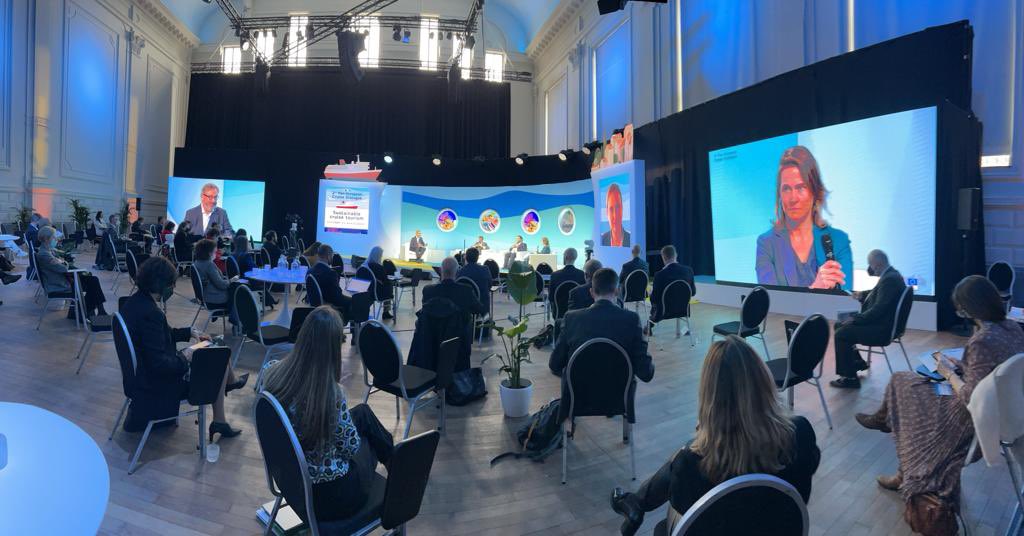 PuertodeCtg's tweet photo. Participamos junto a 60 representantes de navieras,instituciones y empresas en "II Diálogo Pan-Europeo de Cruceros", donde hemos intercambiado experiencias y reforzado al #PuertoDeCartagena como un destino referente en el Mediterráneo con compañías que escalan en nuestro puerto. https://t.co/st1gvXCHis