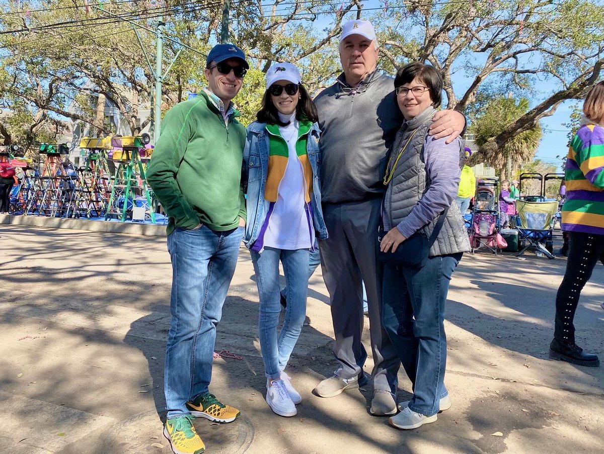 tyscheuermann's tweet photo. Weโll never cease to love Mardi Gras Day on St. Charles Avenue. Happy 150th, Rex! #HailRex https://t.co/oKPhZbVoST