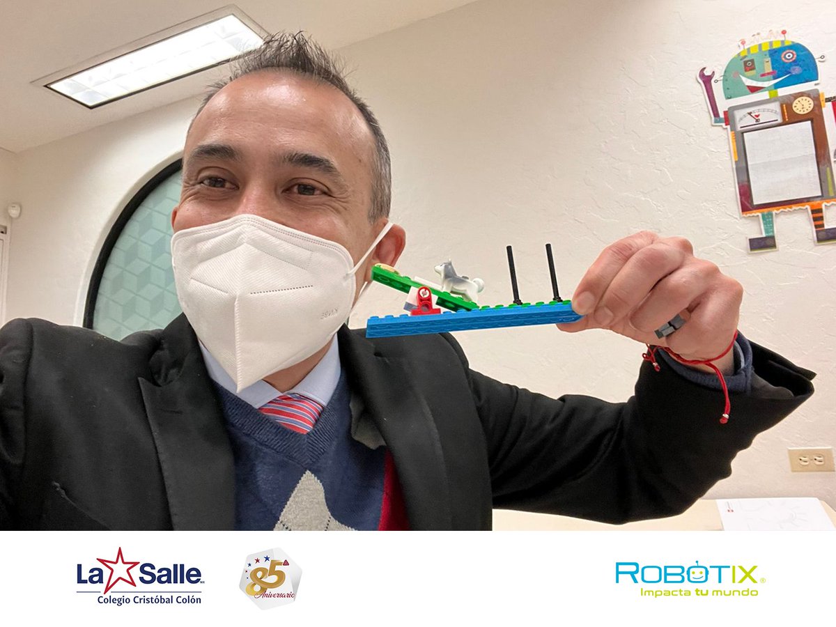 SoyRobotiX's tweet photo. El Colegio Cristóbal Colón inaugurará su primera #AulaSTEAM, en donde sus estudiantes descubrirán y aprenderán, con los materiales de #LEGOEducation. Sus docentes ya se están capacitando para ser parte de este proyecto.👩🏫🧑🏫 🤖
¡Estamos felices de acompañarlos en esta aventura! https://t.co/45OkZcywal