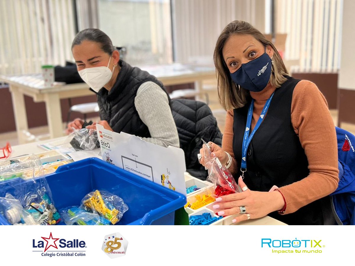 SoyRobotiX's tweet photo. El Colegio Cristóbal Colón inaugurará su primera #AulaSTEAM, en donde sus estudiantes descubrirán y aprenderán, con los materiales de #LEGOEducation. Sus docentes ya se están capacitando para ser parte de este proyecto.👩🏫🧑🏫 🤖
¡Estamos felices de acompañarlos en esta aventura! https://t.co/45OkZcywal