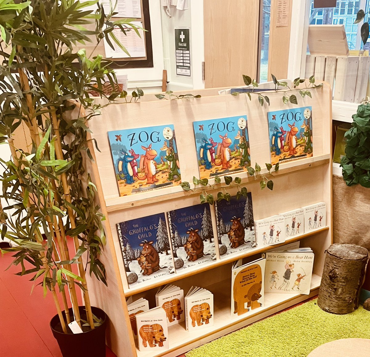 tracyswinburne1's tweet photo. Repeated texts have arrived @AcademyWaverley How exciting! Children can now revisit their favourite texts together with friends from the core offer reading spine #RepeatedReads #DevelopingaLoveofReading https://t.co/WLk3g0ySn3