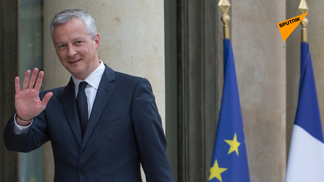 sputnik_afrique's tweet photo. Le porte-parole du Kremlin Dmitri Peskov a commenté les propos de Bruno Le Maire sur la guerre commerciale que compte mener l’UE contre la Russie, estimant que «les masques tombent»

Le ministre a par la suite reconnu que ses propos étaient «inappropriés»
https://t.co/4AweIR7W76 https://t.co/FUesOMstzB