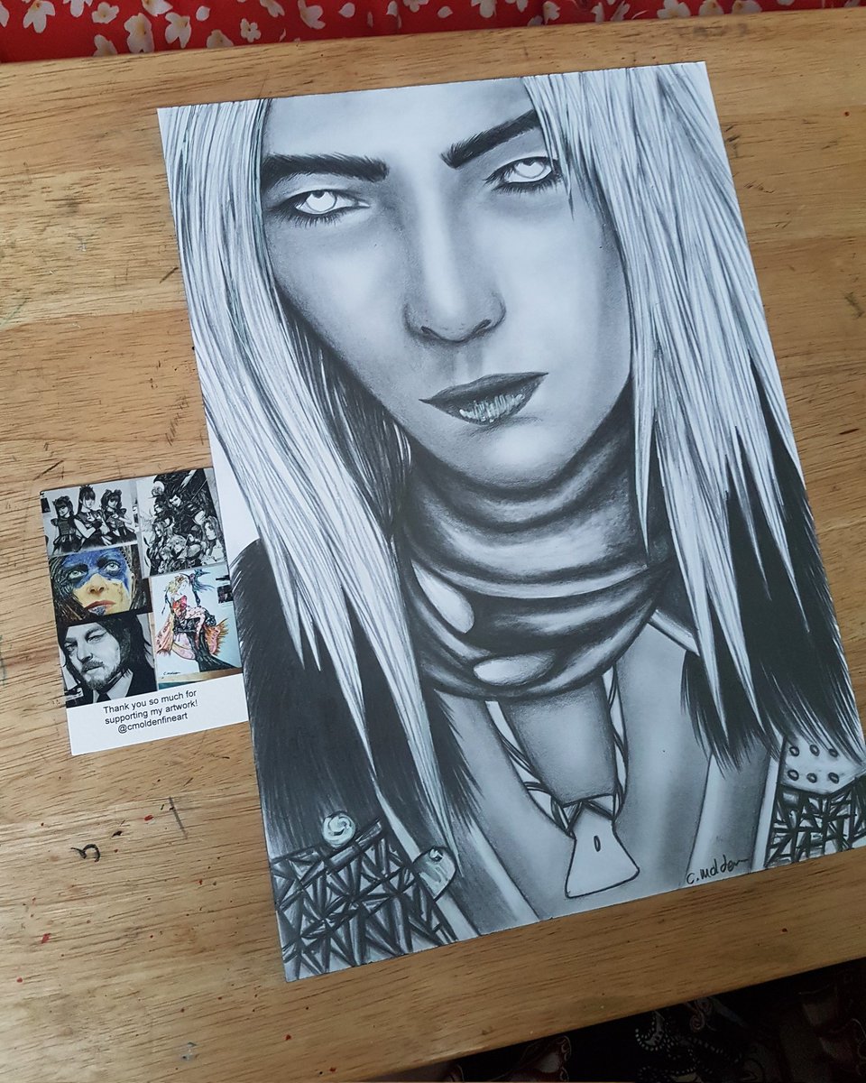 CMoldenFineArt's tweet photo. Pencil drawing of Mara Sov from Destiny https://t.co/8KxeKiAy2n