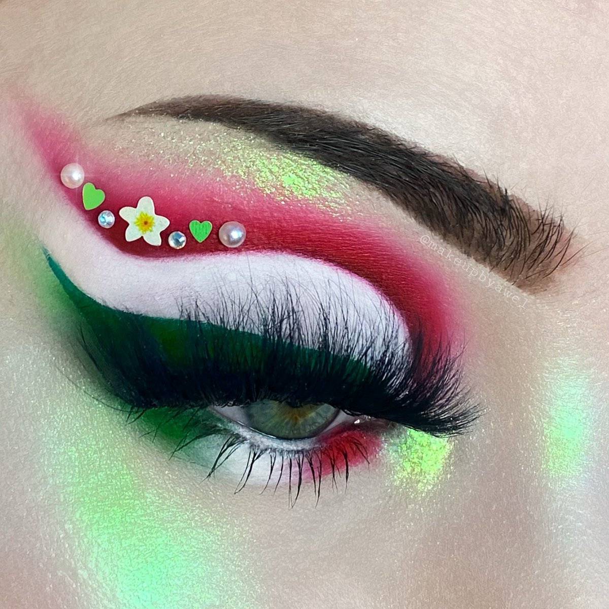 makeupbyawel's tweet photo. Dydd Gŵyl Dewi Hapus ~ Happy St David’s Day 🏴󠁧󠁢󠁷󠁬󠁳󠁿 using @beautybay and @ColourPopCo palettes, @UCmademebuyit lashes,  @ABHcosmetics chroma stix &amp; moonchild glow kit, @NYXCosmetics @NYXCosmetics_UK lasting liner stick, brow by @BenefitBeauty @BenefitUK 🌼 https://t.co/9mpt9PAww1 • https://t.co/MQYHxjdiAp
