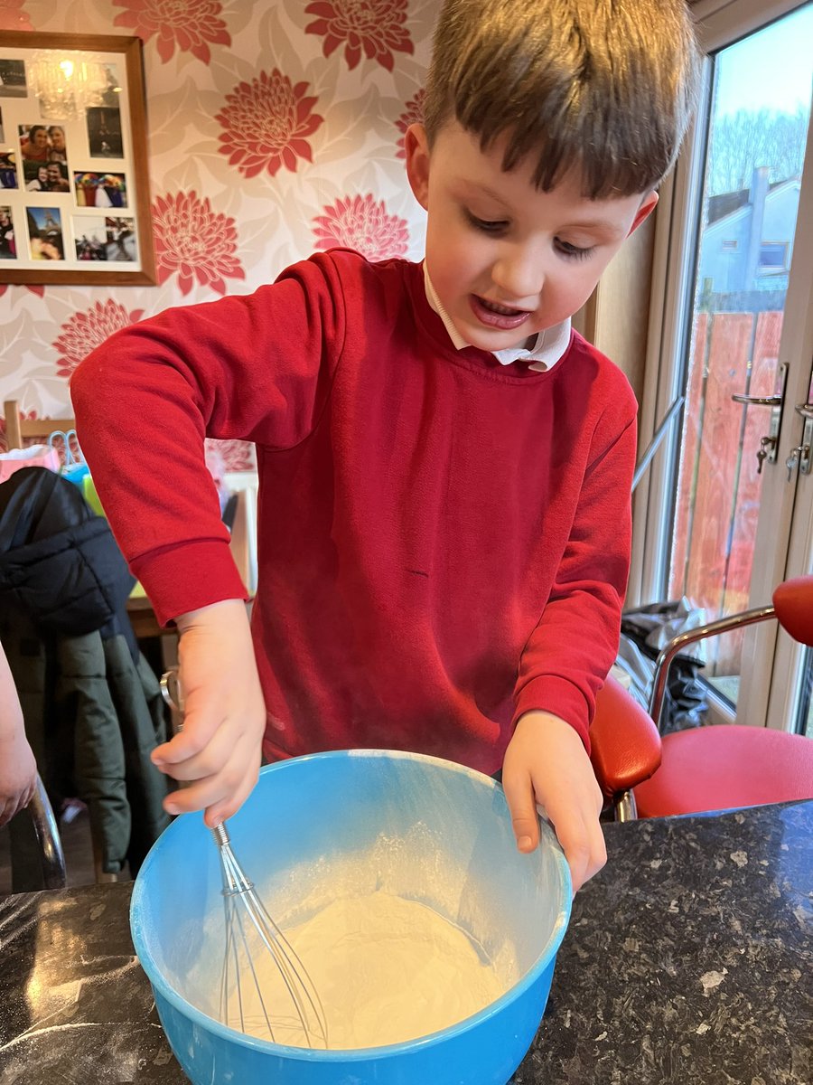 NHarding89's tweet photo. J was desperate to show @MissRCallaghan his pancake making skills. Think he is a bit rusty…we don’t usually have more flour on the surface than in the bowl 😂🥞 https://t.co/utYFyrXBCh