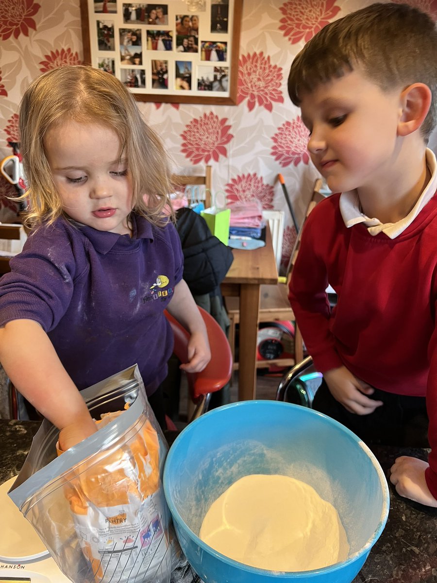 NHarding89's tweet photo. J was desperate to show @MissRCallaghan his pancake making skills. Think he is a bit rusty…we don’t usually have more flour on the surface than in the bowl 😂🥞 https://t.co/utYFyrXBCh