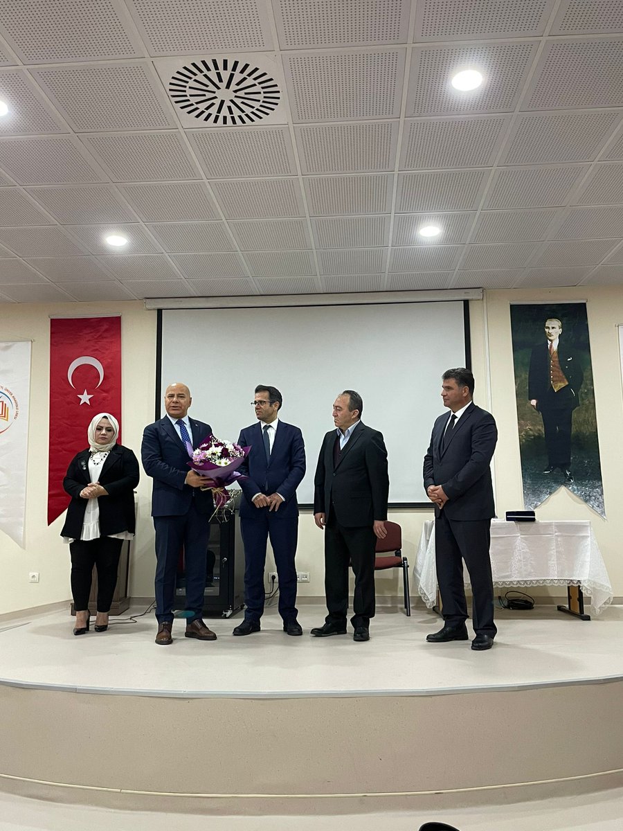 tanfatihtan's tweet photo. Sayın Vali Yardımcımız @dr_ayhanozkan öğretmenlerimize yönelik Öğretmenlerin liderlik becerilerinin gelişiminde duygusal zekanın önemi konulu seminer verdi. @atuluce07 @tanfatihtan https://t.co/XuBcxmy5dV