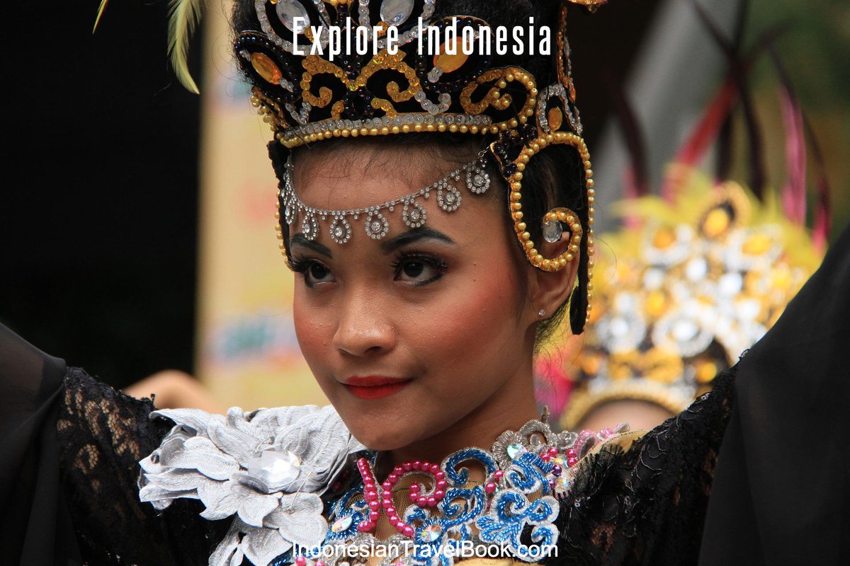 Thousands of islands. Hundreds of cultures. One book. indonesiantravelbook.com
#Indonesia #TravelTuesday