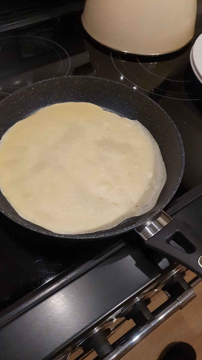 Isn't selective amnesia great when you accidentally forget how many pancakes you've eaten! 🤣 Its even better when you are the one making them! Have a lovely pancake eating evening and if you haven't had any yet - what are you waiting for guys, go get some 😋 #PancakeDay