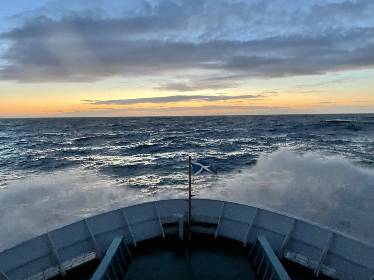 minchpilot's tweet image. Tonight's view from the bridge 🌊🌊 #PentlandFirth