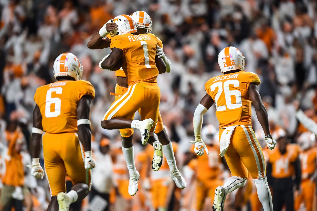 hansen_hogan's tweet photo. After having a great conversation with @CoachJTaylorUT I am blessed and honored to receive an offer to play at the University of Tennessee #GoVols @BellevueFB @TFordFSP @RealMG96 @RFordFSP @BrandonHuffman #TeamFSP https://t.co/M5Q4RqVYyn
