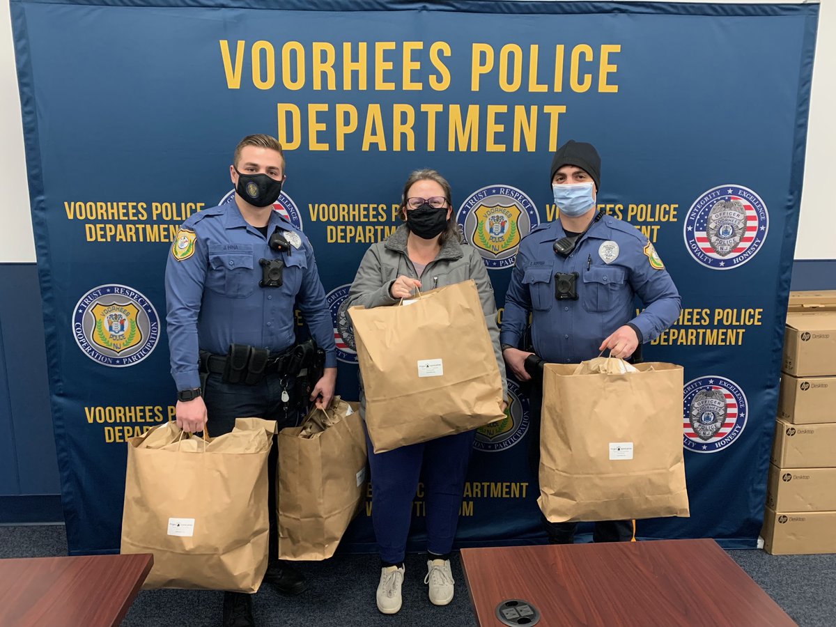 SJVolunteers's tweet photo. More Project Appreciation bags were sent out..this time to Voorhees PD! Thank you to our delivery driver, Katy, for making this happen! 
If you're interested in delivering items such as Project Appreciation bags, click here: https://t.co/zOn9Gpx1i5

#projectappreciation #vcsj https://t.co/tpivxx4ev1