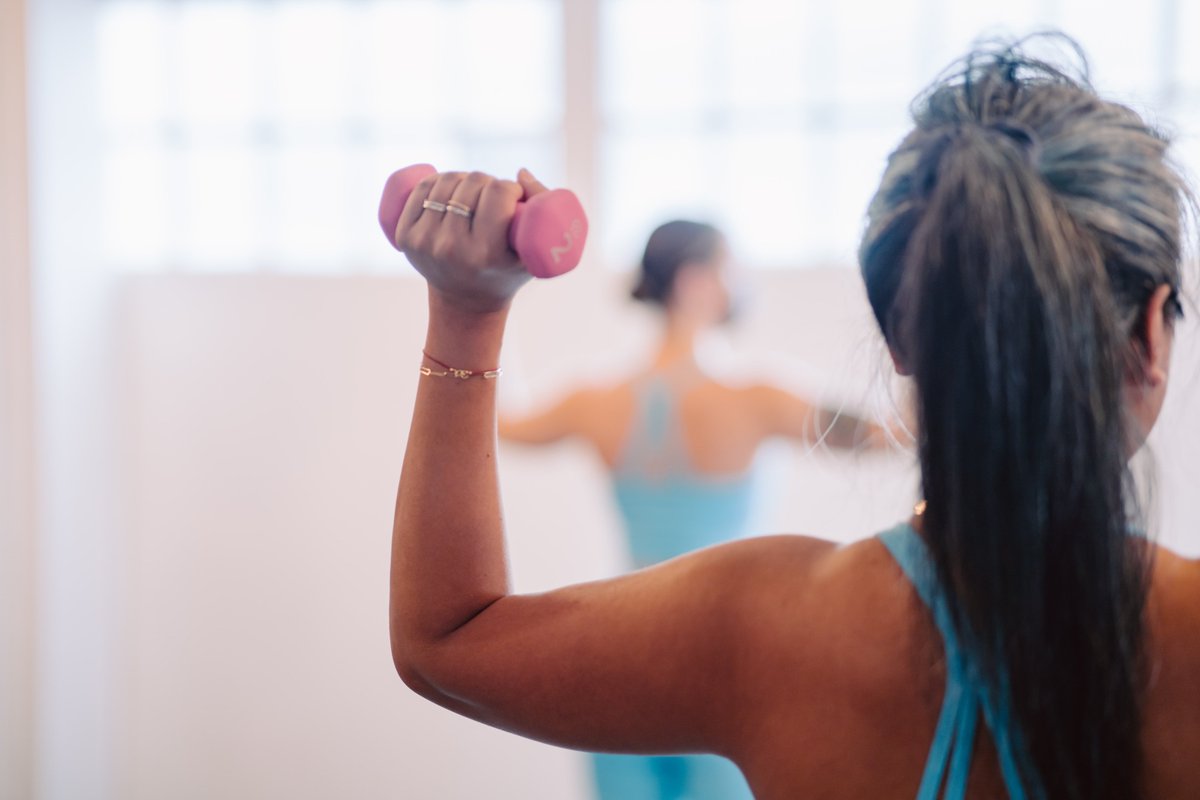 Women going through #menopause often struggle with weight gain. Study suggests that #perimenopause may be the opportune time to establish healthy habits and provides the best chance for battling menopausal weight gain. bit.ly/3syYbif <a href="/MenopauseJrnl/">Menopause Journal</a> <a href="/lippincott/">life</a>