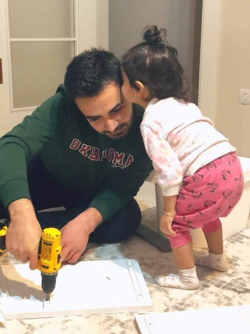 قال رسول الله ﷺ: (لا تَكرهوا البنات فإنهن المؤنسات الغاليات) ♥️