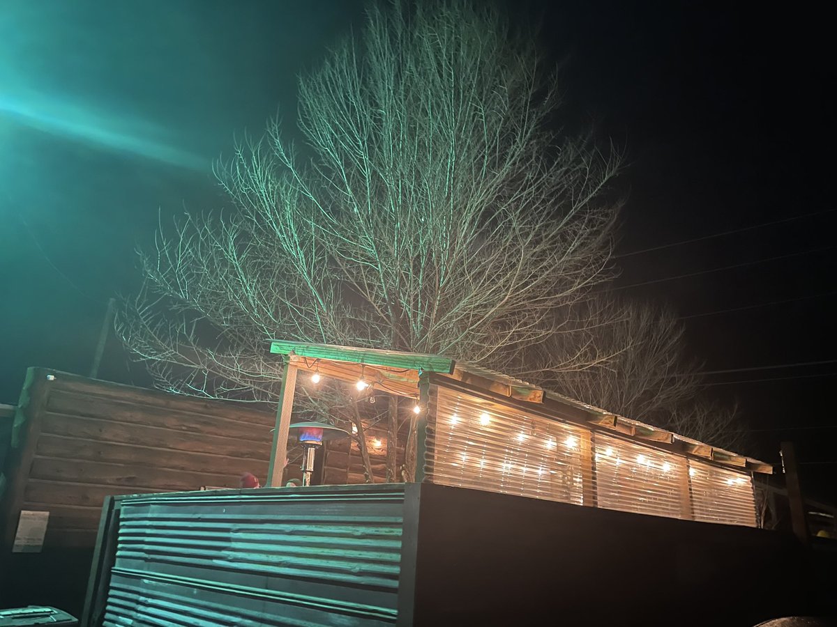 CascadeWestGrub's tweet photo. Cascade West is a Rain or Shine watering hole! Serving all kinds since 1954
#DiveBar #InBend #FriedChicken #StiffDrinks https://t.co/MNuxD4eGwt