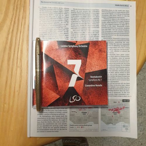 ClassicalCritic's tweet photo. #morninglistening to @NosedaG w/@londonsymphony in his v. fine ongoing #Shostakovich cycle on #LSOLive
#Symphony No.7
Amazon: https://t.co/13nwDCHRId
#classicalmusic #classicalmusiccollection #orchestralmusic #classicalcdcollection #recordcollecting … https://t.co/VZKjzewYZC https://t.co/v5vkRtyR4j