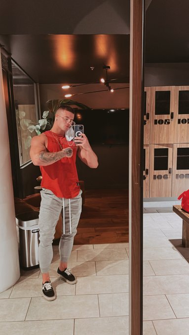 🏋🏽&zwj;♀️NO excuises.  A bit tired today but made it to the gym 💪🏻 #gym #gymmotivation https://t.co/BPhQ<a href="/tag/gym"class="tags"><span>#gym</span></a><a href="/tag/gymmotivation"class="tags"><span>#gymmotivation</span></a>