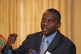 Suspected CIO operatives in unregistered Isuzu pick-up trucks have also hijacked the funeral of slain CCC supporter in Kwekwe, chasing away opposition members who include former Mbizo MP Settlement Chikwinya.  

<a href="/ProfJNMoyo/">Prof Jonathan Moyo</a> <a href="/daddyhope/">Hopewell Chin’ono</a> <a href="/Wamagaisa/">Alex T Magaisa 🇿🇼</a> <a href="/tapiwazivira/">Tapiwa Zivira 🇿🇼</a> <a href="/kholwaninyathi/">Kholwani Nyathi</a>