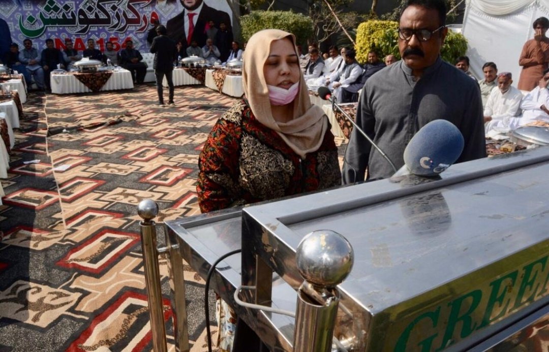gillanihouse_MC's tweet photo. سینئروائس چیئرمین پاکستان پیپلزپارٹی یوسف رضاگیلانی سےگیلانی ہاؤس ورکرز کنونشن میں سحرش رمضان تھہیم ٹکٹ ہولڈرمسلم لیگ ق سابقہ جوائنٹ سیکرٹری وومن ونگ پنجاب و صدر پاکستان تھہیم اتحاد وومن ونگ نے چیئرمین  بلاول بھٹو زرداری کی قیادت پر اعتماد کرتےہوئے پیپلزپارٹی میں شمولیت اختیار کی https://t.co/WM3ujRlzP7