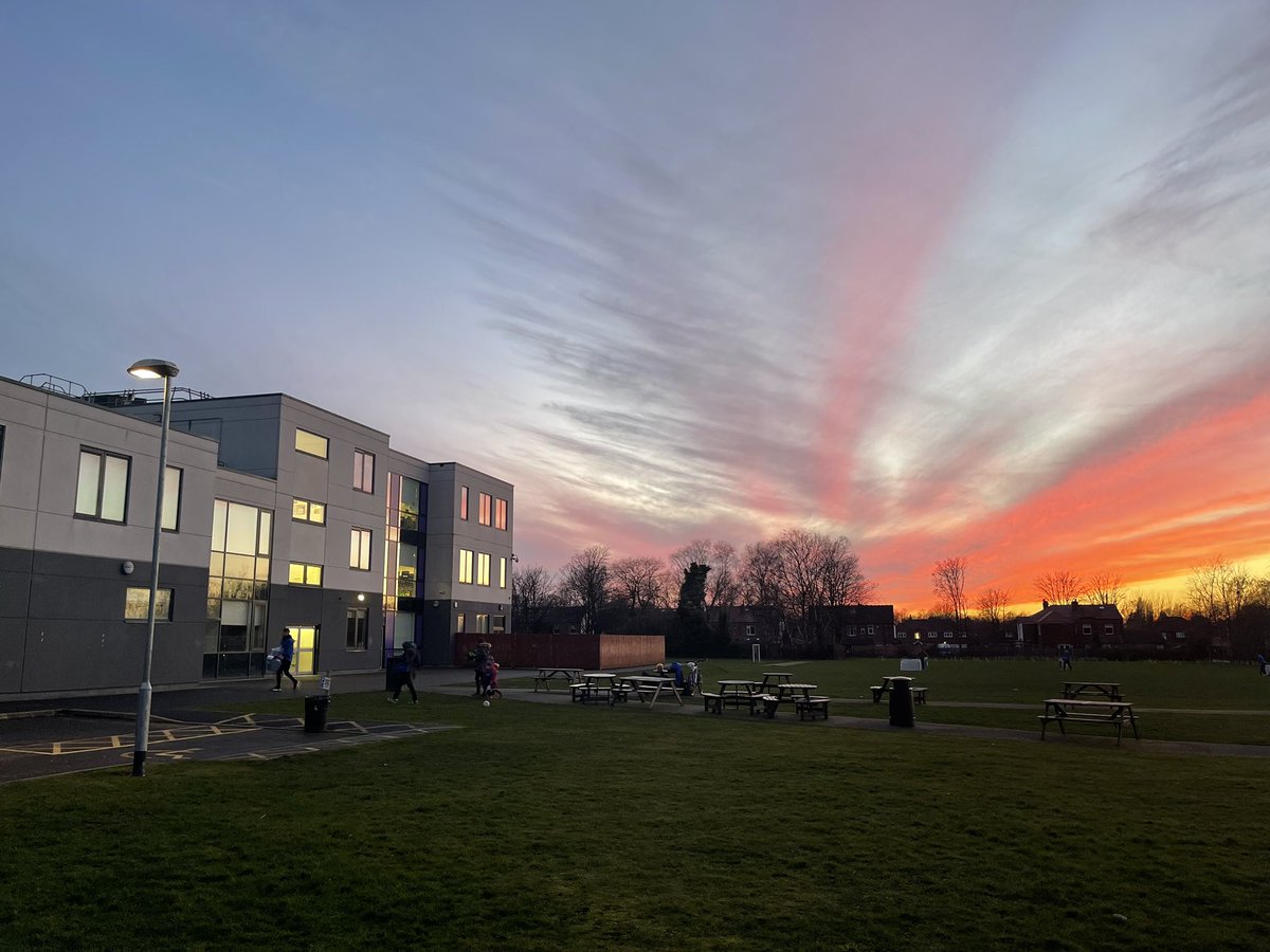 Stunning sunset over Ellesmere Park High School this evening #gmcommunitylet #TeamEllesmere #TeamConsilium #footytotzsalford