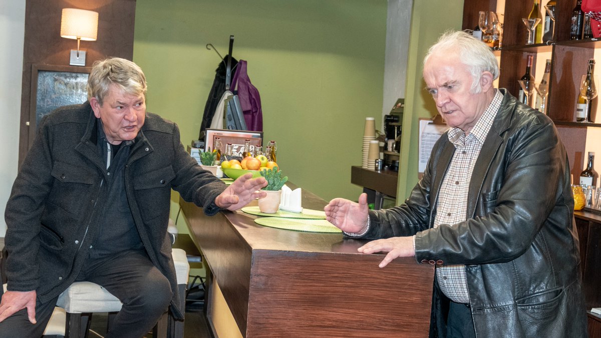 dmpr_galway's tweet photo. Anocht @RosnaRun 8.30pm @TG4TV An bhfaighidh Sonny an ceann is fearr ar Thadhg? Céard a dhéanfaidh Colm? An mbeidh Michelle fós ag iarraidh Ros na Rún a fhágáil? Bígí ag breathnú #dráma #tv #gaeilge #gaeltacht #connemara #chonamara #gaillimh #galway https://t.co/17hdZfLOtk