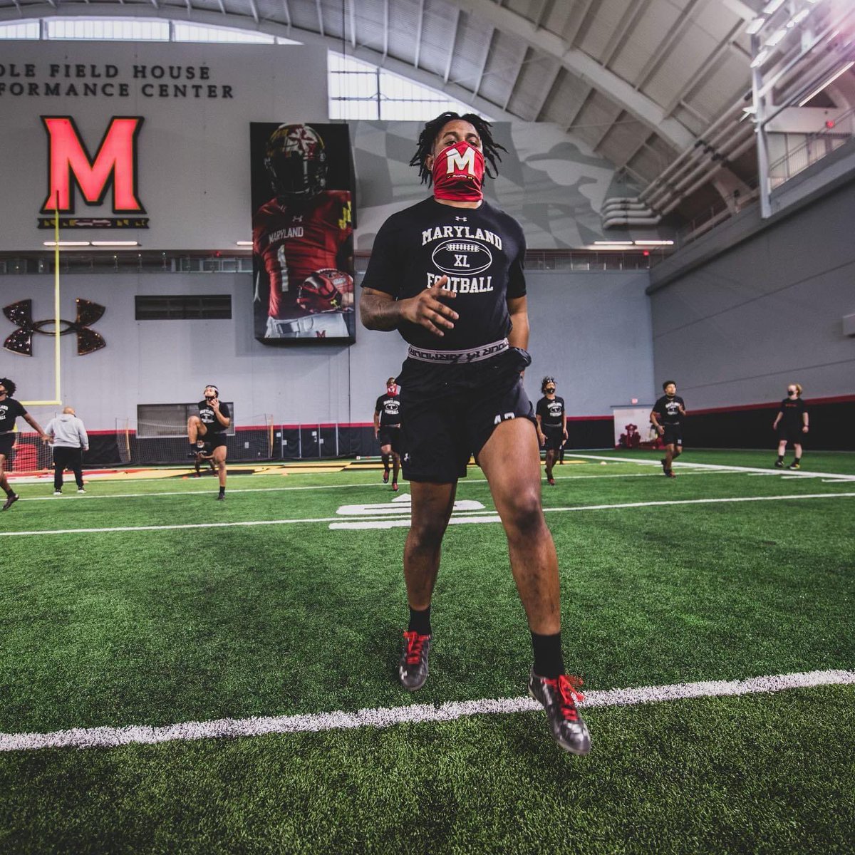 NikkiBJaxx417's tweet photo. โThe real meaning of running your own race means holding on to your dreams & moving towards them and not letting anyone deter you from your goals or dreams.โ#42ismyterp๐ข #tbtuesday #MarylandFootball #B1G #smac2B1G #4KAM #LoveMyNeighborhoodHero https://t.co/tedgpqalE3