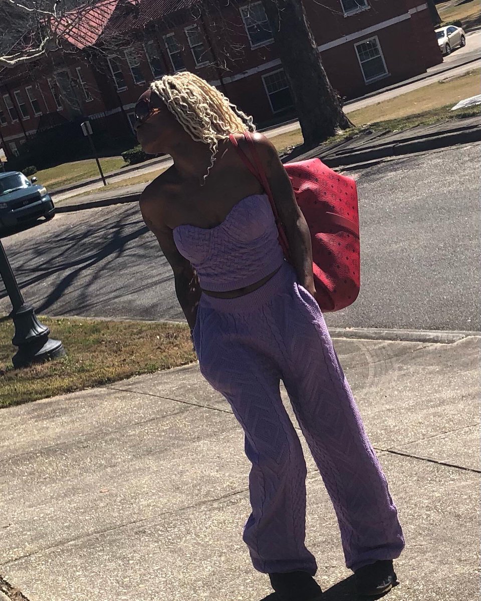 gr8L8i's tweet image. Feeling caute, af. On a break #BlackInTech #WomenWhoCode #DataProjectManagement #JD #WFH looks like dis😉💯… Will not delete later. Get into it. #42 #TuskegeeUniversityAlum #TU #Uknow #AU #WarEagle