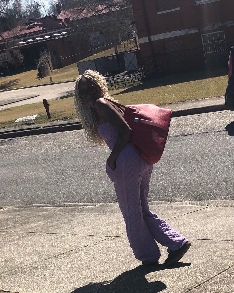 gr8L8i's tweet image. Feeling caute, af. On a break #BlackInTech #WomenWhoCode #DataProjectManagement #JD #WFH looks like dis😉💯… Will not delete later. Get into it. #42 #TuskegeeUniversityAlum #TU #Uknow #AU #WarEagle