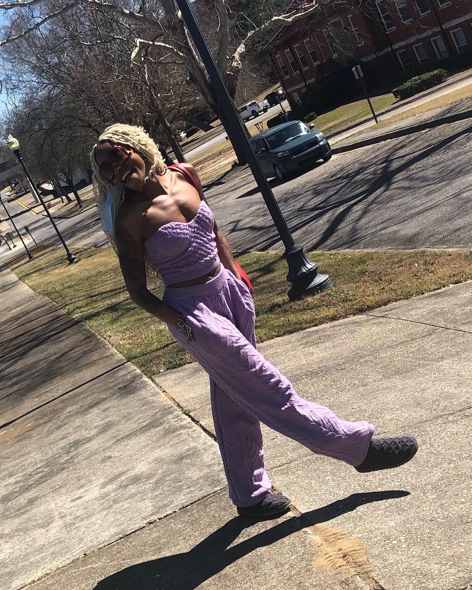 gr8L8i's tweet image. Feeling caute, af. On a break #BlackInTech #WomenWhoCode #DataProjectManagement #JD #WFH looks like dis😉💯… Will not delete later. Get into it. #42 #TuskegeeUniversityAlum #TU #Uknow #AU #WarEagle