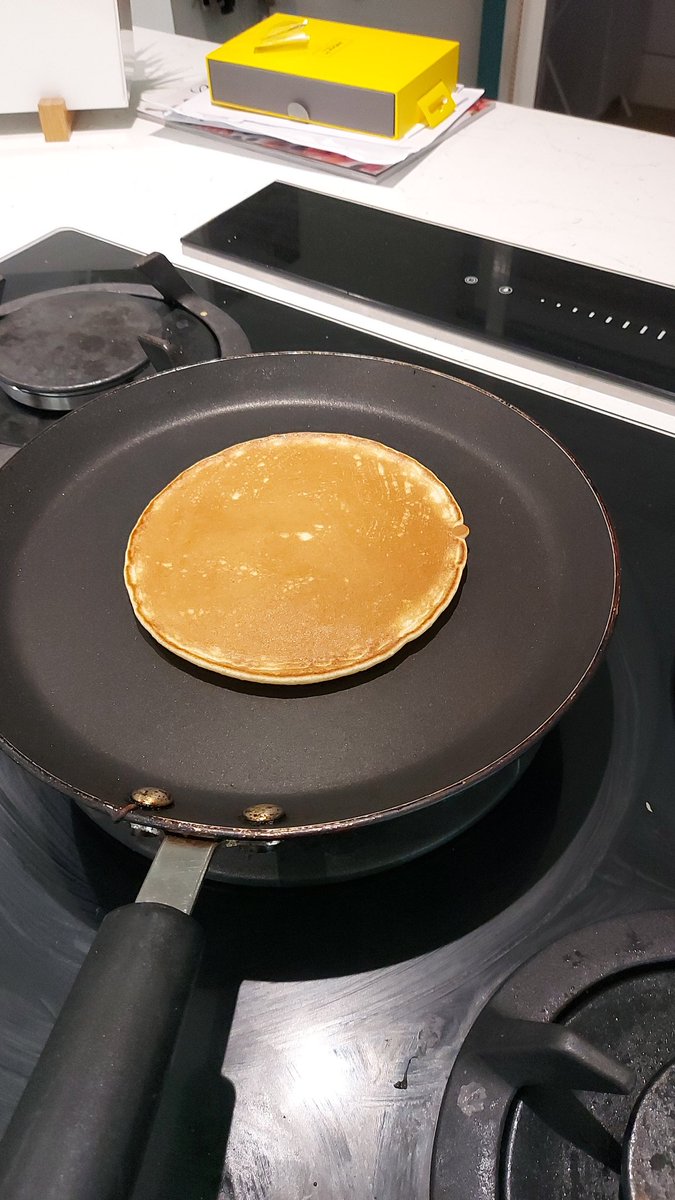 MsMiller_Educ8's tweet photo. Possibly the most perfect pancake I've ever pancaked?! I made sure that I got this one! Using my granny's traditional scotch pancake recipe. Anyone from #P6M_LVPS or any @LarbertVillage pupils/staff making pancakes tonight? #PancakeDay #dairyfree #NoMoo https://t.co/AH0OPMKXAm