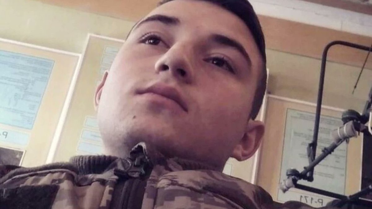 Footballtweet's tweet photo. Young Ukrainian footballers Vitalii Sapylo (21) and Dmytro Martynenko (25) have become football’s first reported losses in the war. RIP heroes. Our thoughts go out to their families and friends. 🇺🇦🥀 https://t.co/IoFJqIipLw
