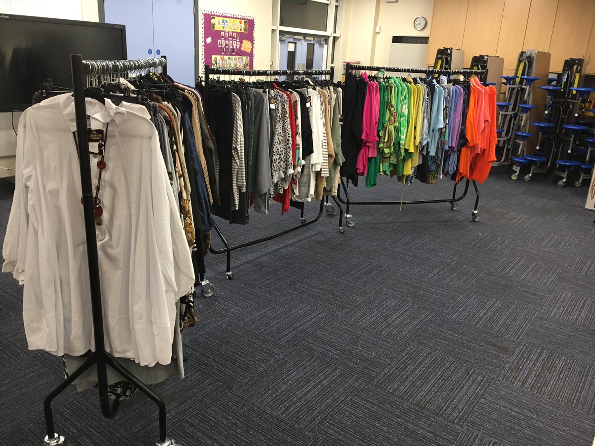 What a great WI meeting - a bit of retail therapy with Funk It Up Clothing lifted everyone’s spirits. Just what we all needed and it also gave us time to chat! A fantastic turnout too 👍
