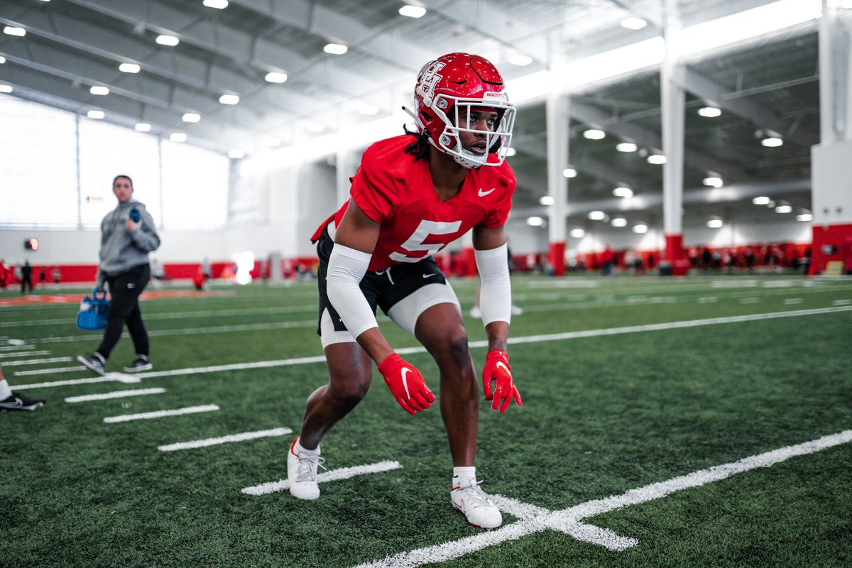 UHCougarFB's tweet photo. Day 1 ✅

#GoCoogs https://t.co/qpM9H2rURR