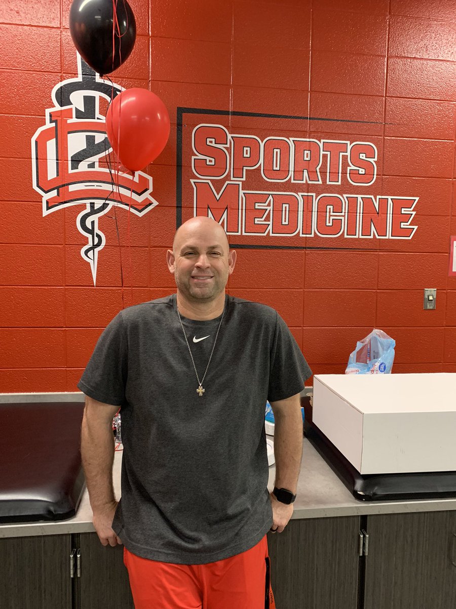 LCLobosFootball's tweet photo. ⚕️Athletic Trainer FUN FACT!⚕️

Our very own head Athletic Trainer Eric Laughlin began his Athletic Training career 18 years ago at Tarleton State as a GA and is in his 16th at the HS level with stops at Waller HS, FB Austin and LC! We are lucky to have him! @LC_SportsMed https://t.co/jy7ZP9Ihu7