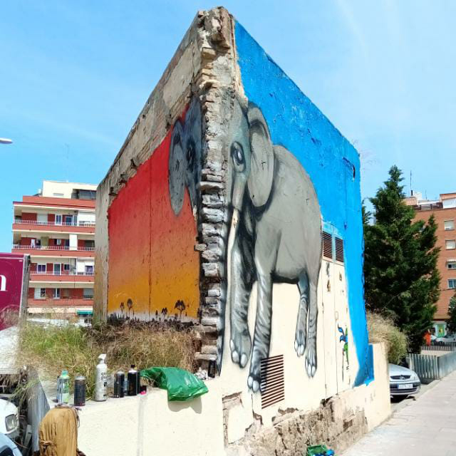El projecte del regidor Xavier Marcé per a la Ideal Plástica Flor NO és el del barri. Entitats de Prosperitat expliquem el perquè en aquest comunicat 👉
favb.cat/comunicats/el-…