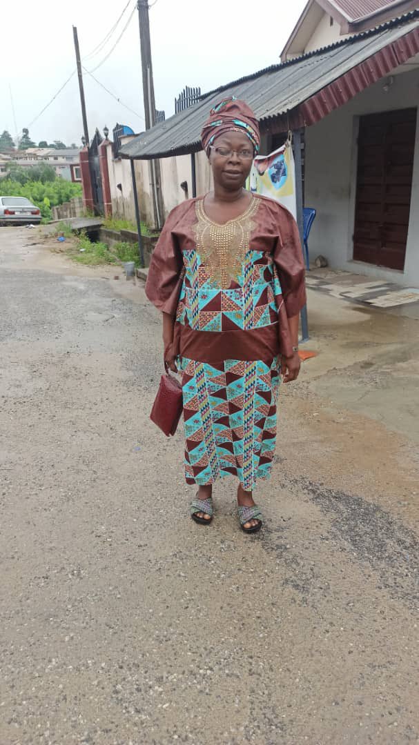 theonlyebuka's tweet photo. Back in 2020 I helped my family friend raise funds for her cancer surgery but all the tumors weren’t removed cos according to the doctor removing the remaining ones with surgery at that time would have led to her dying during surgery
📸: before and after the surgery https://t.co/BSEPJLkyOp