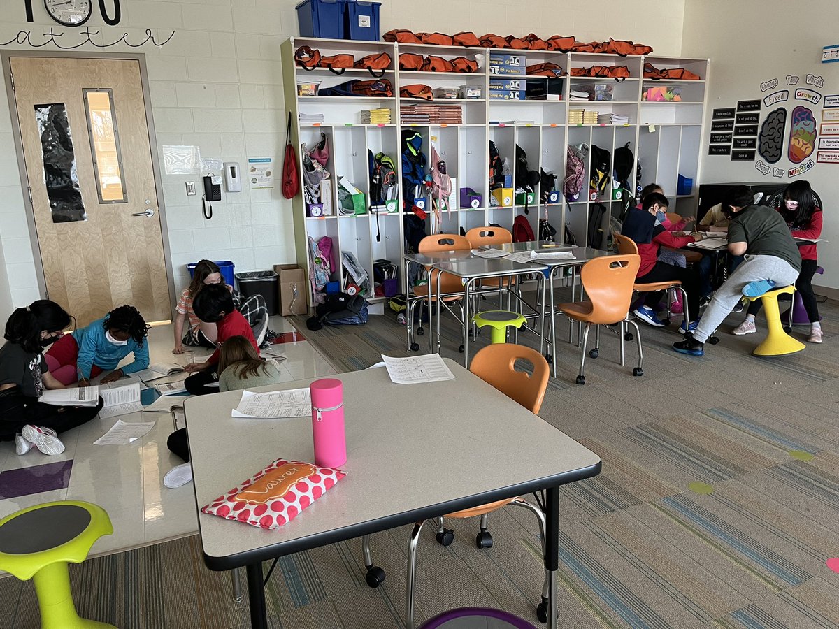 Today we analyzed a complex excerpt of the Declaration of Independence, decided how the characters in our play would feel about it, and found evidence in the play to support our thinking! Then we competed to see who found the most evidence!💙 <a href="/Missbrooks_4/">Sara Brooks</a> <a href="/HortonsCreekES/">Hortons Creek ES</a>