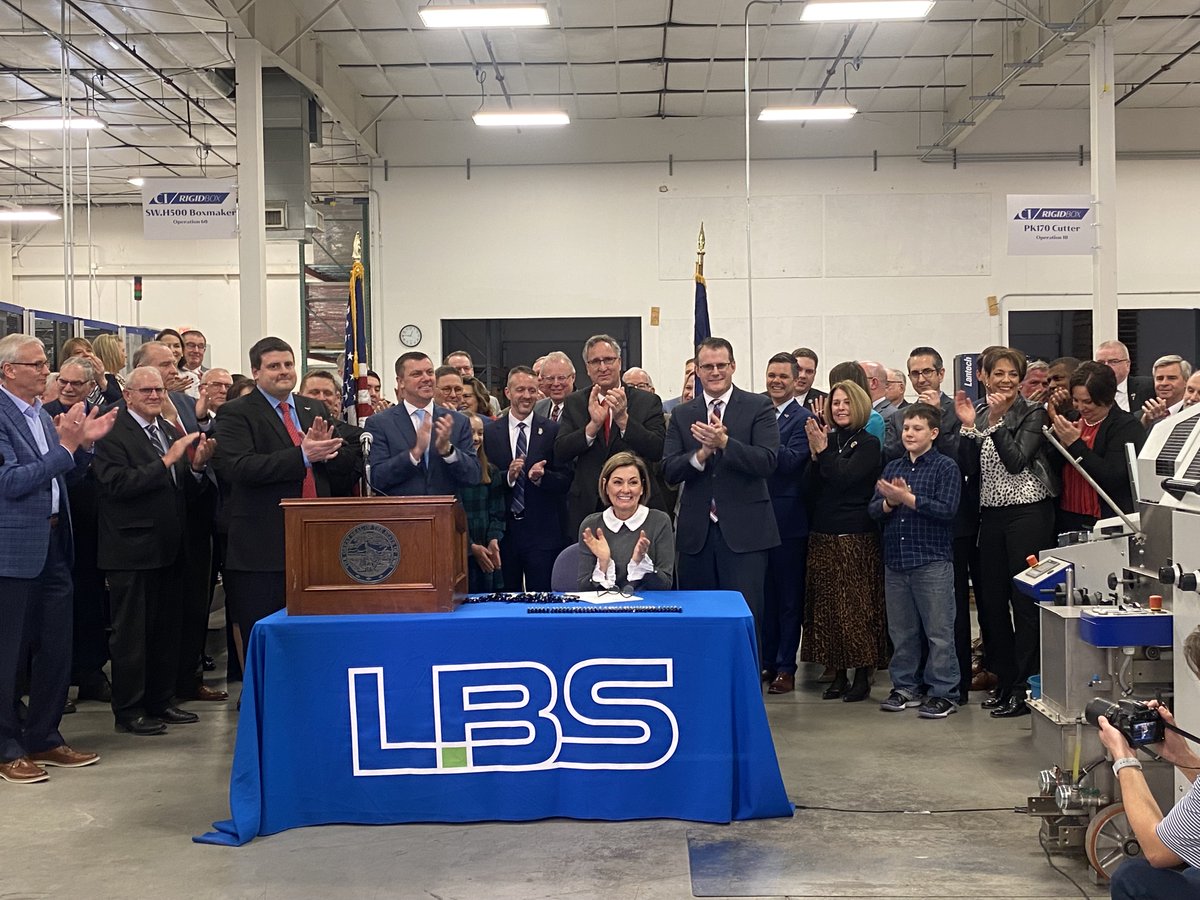 IAGovernor's tweet photo. I just signed the largest tax reform bill into law today, making Iowa one of the most competitive states in the nation! Thank you to the legislators for making this a reality! It's a GREAT day to be an Iowan! https://t.co/LIL9wXFbWA